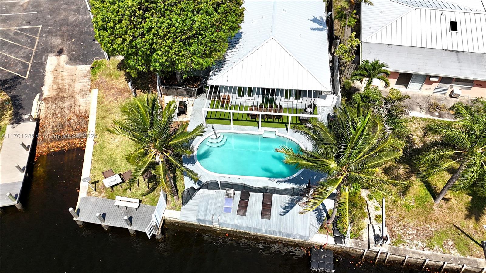 EDGEWATER ESTATES-AMEN PL - Residential Lease