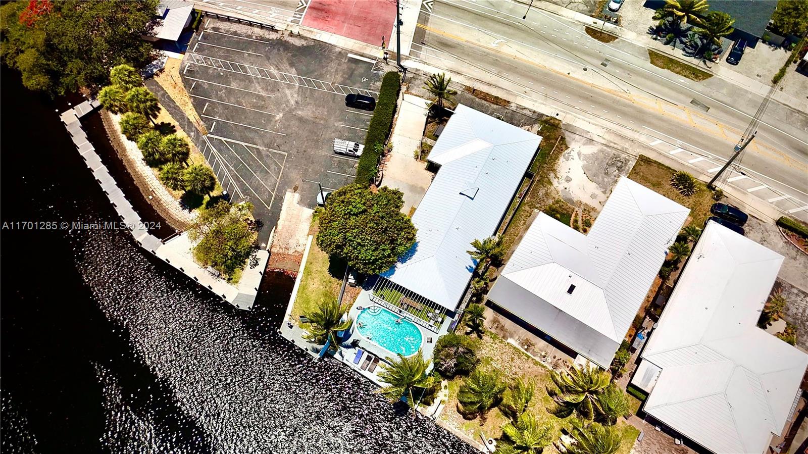 EDGEWATER ESTATES-AMEN PL - Residential Lease