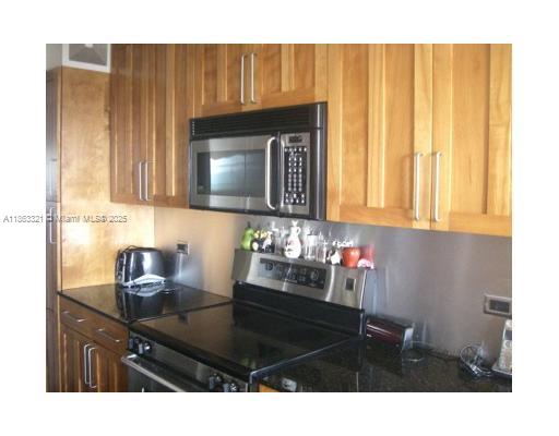 SUMMIT CONDO - Residential