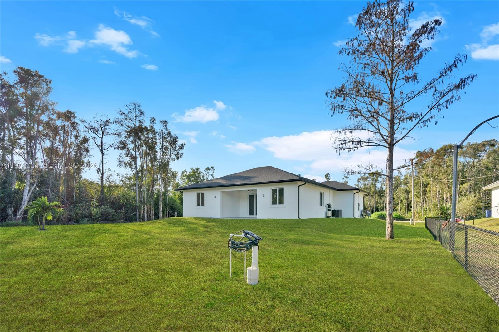 MIRROR LAKES - Residential