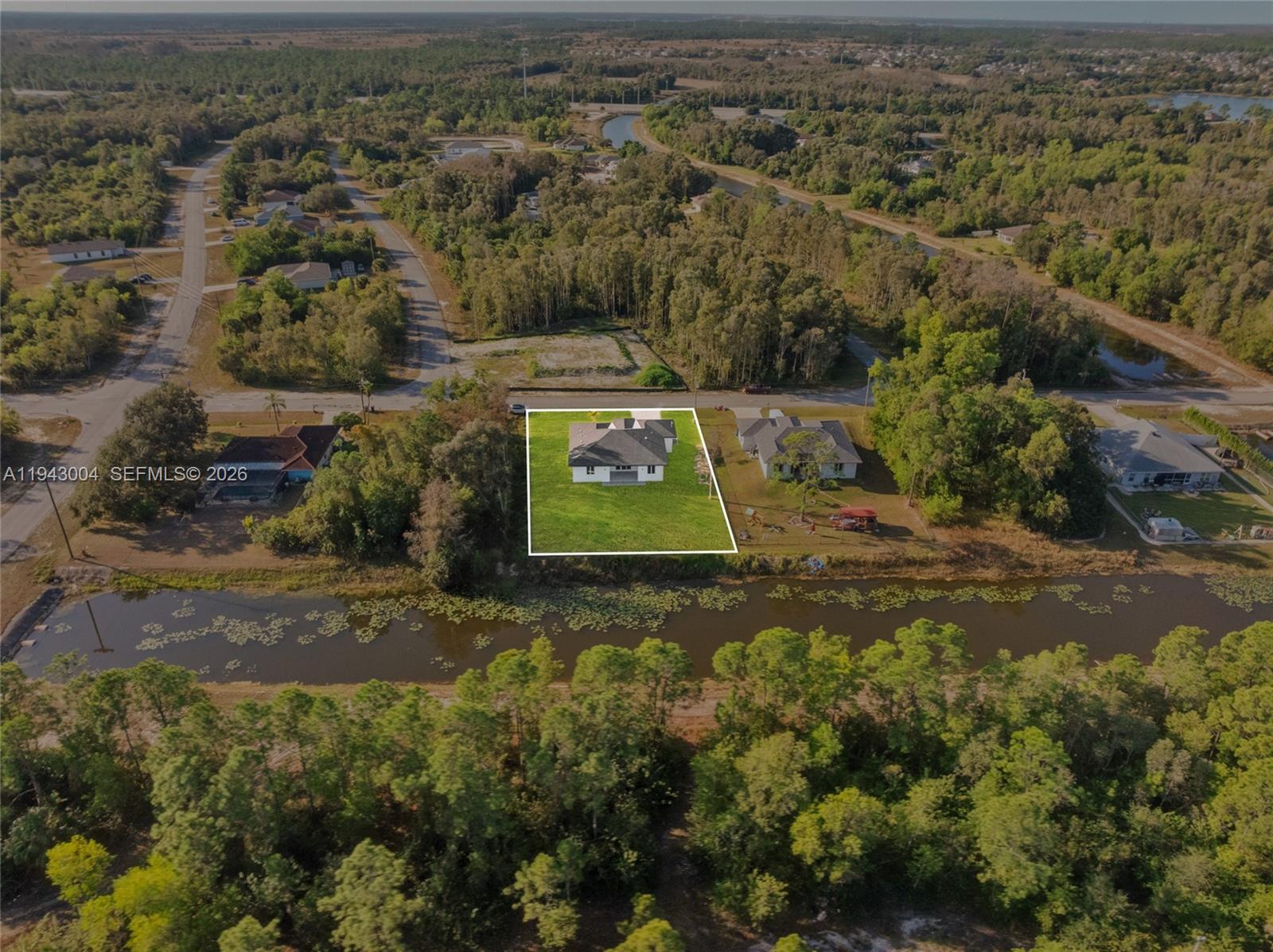 MIRROR LAKES - Residential