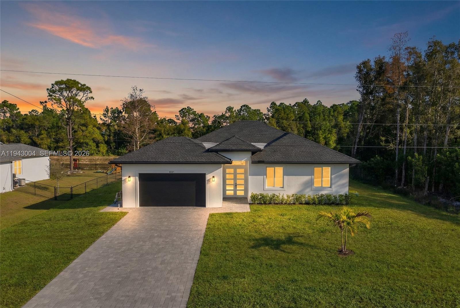MIRROR LAKES - Residential