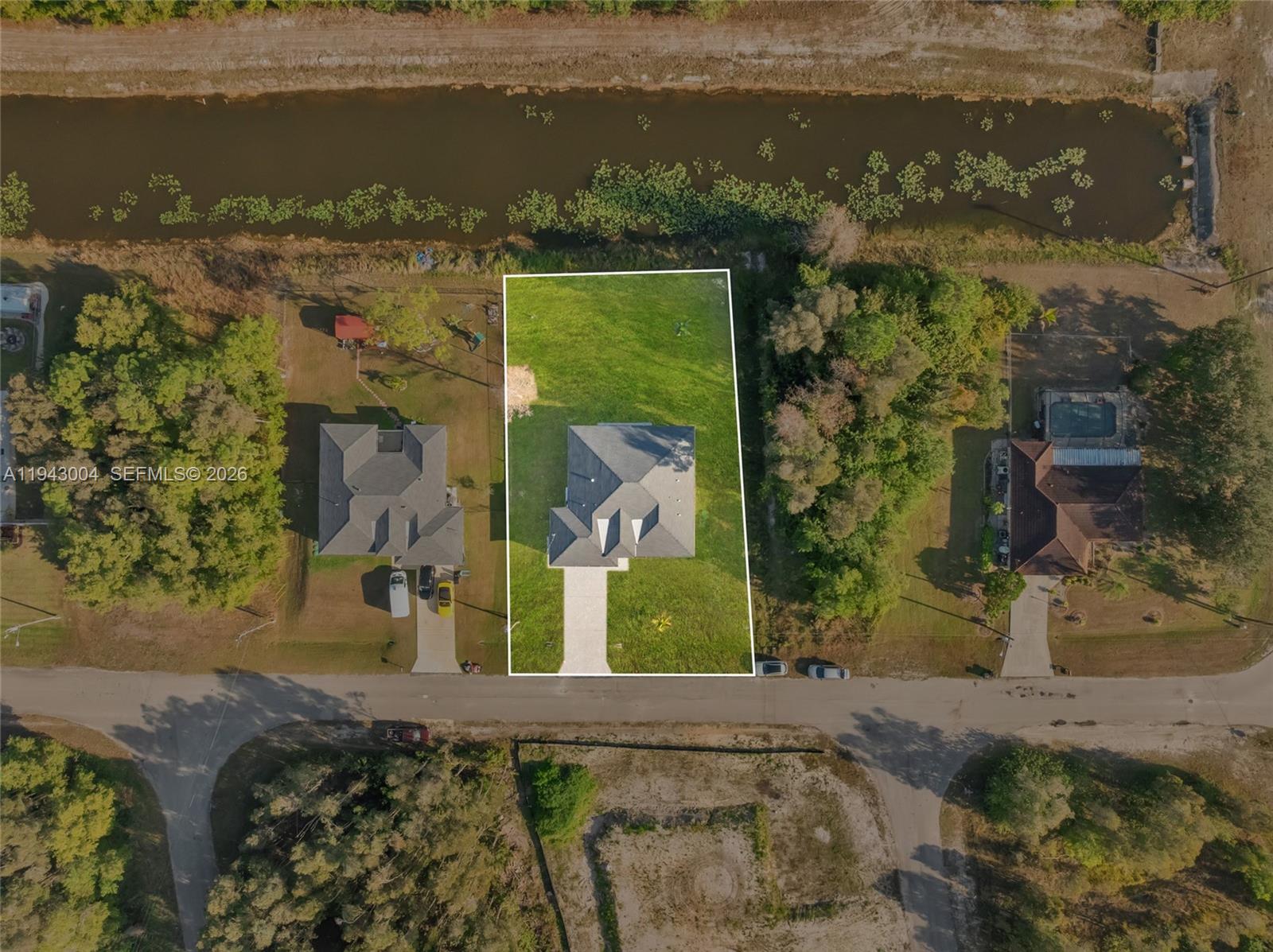 MIRROR LAKES - Residential