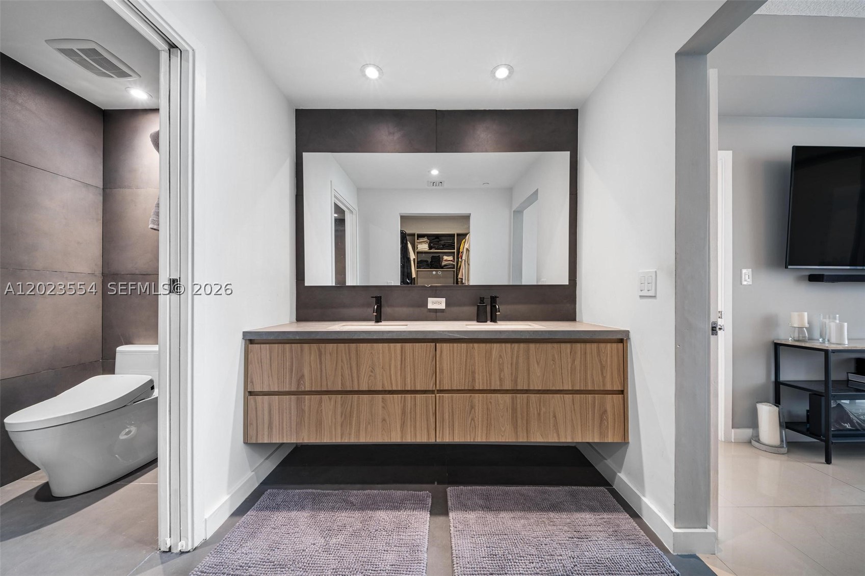 BAY HOUSE MIAMI CONDO - Residential