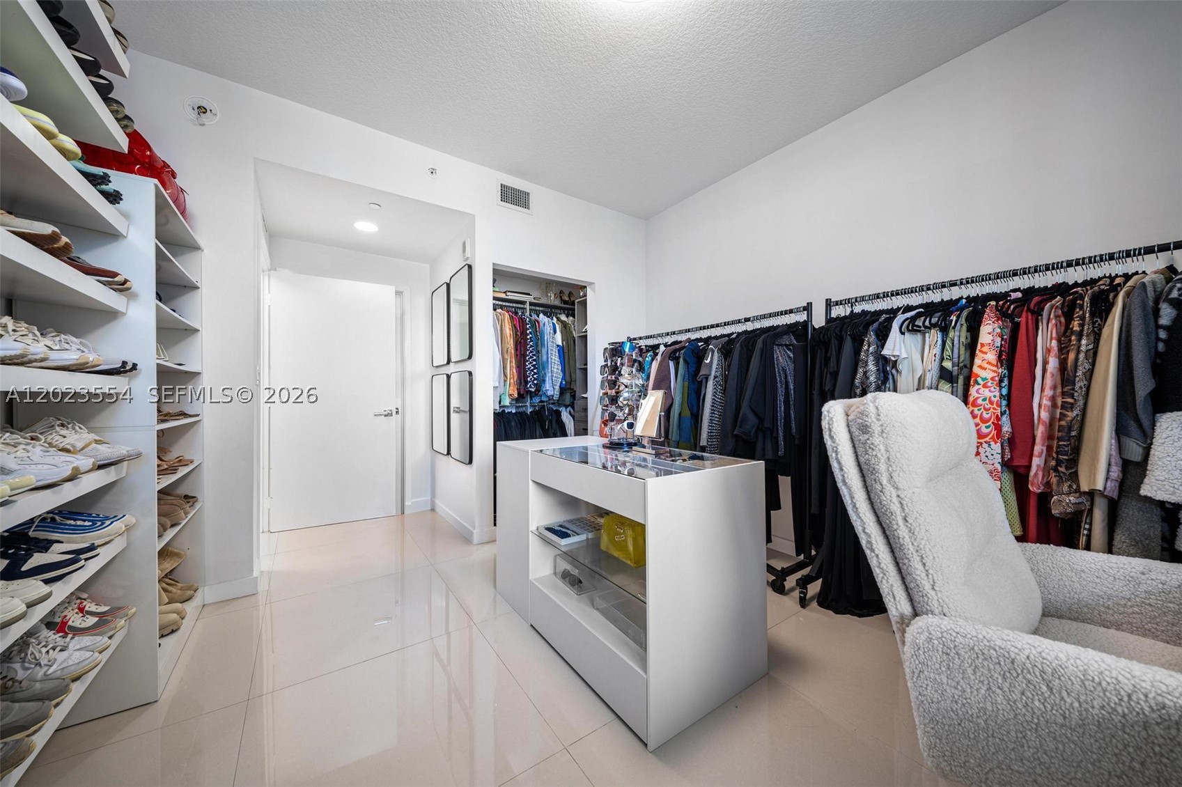 BAY HOUSE MIAMI CONDO - Residential