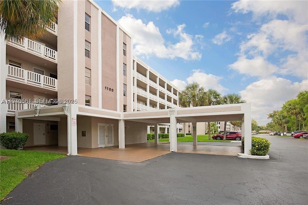 SHERWOOD SQUARE CONDOMINI - Residential