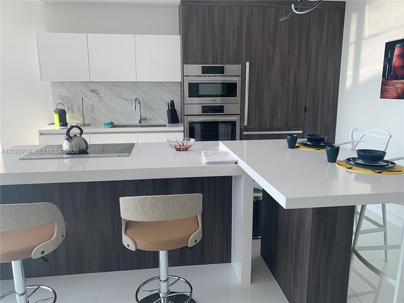 PARAMOUNT MIAMI WORLDCENT - Residential Lease