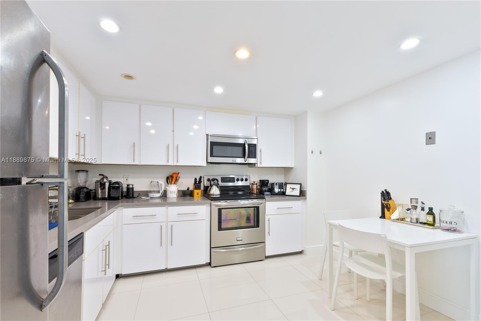 BALMORAL CONDO - Residential