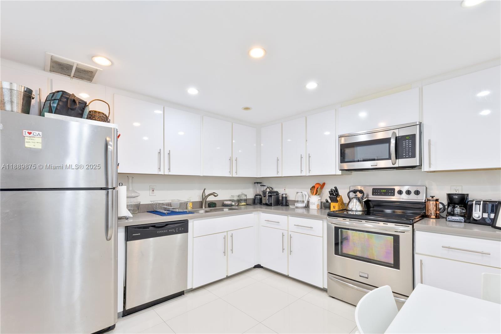 BALMORAL CONDO - Residential