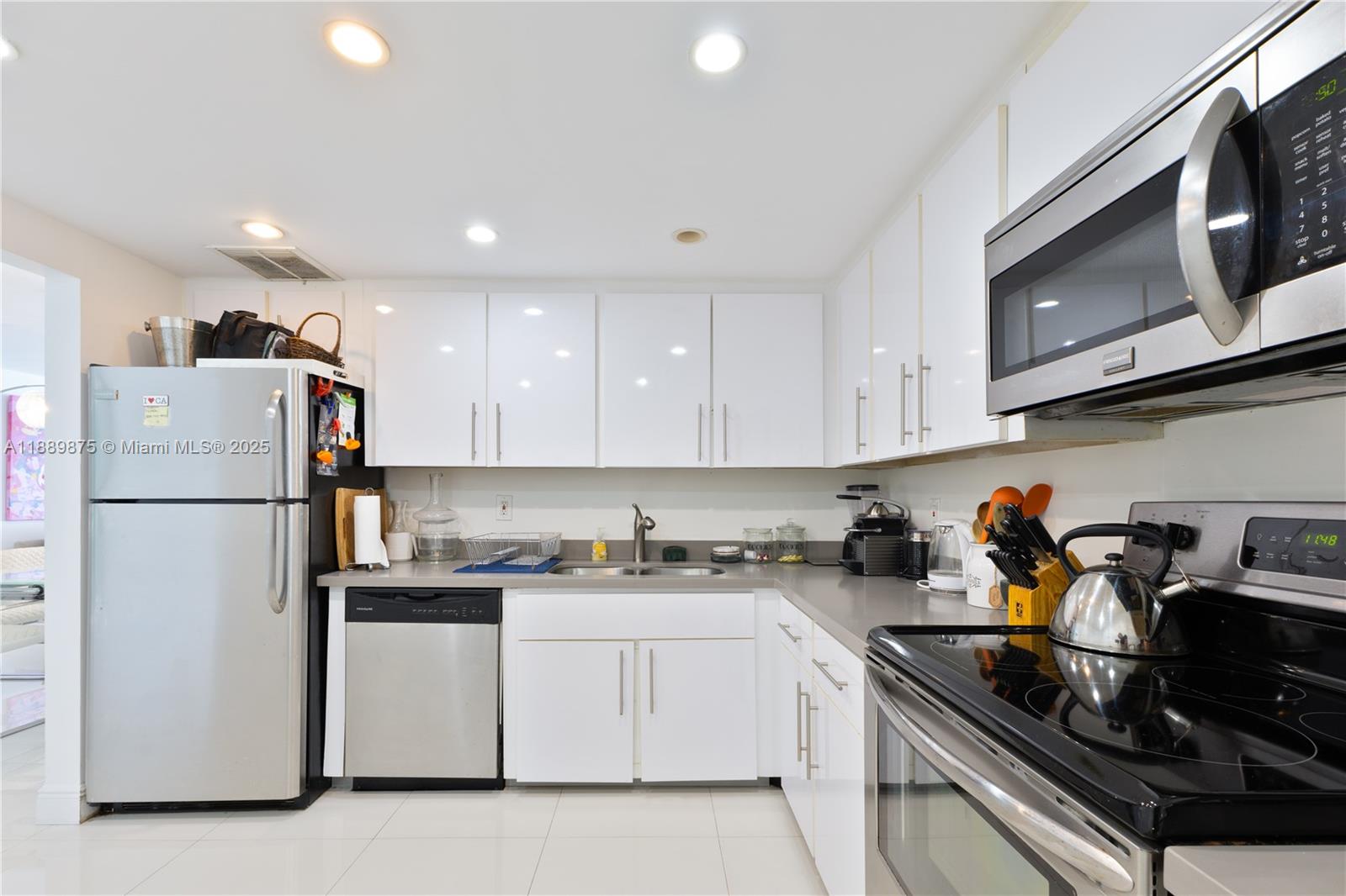 BALMORAL CONDO - Residential