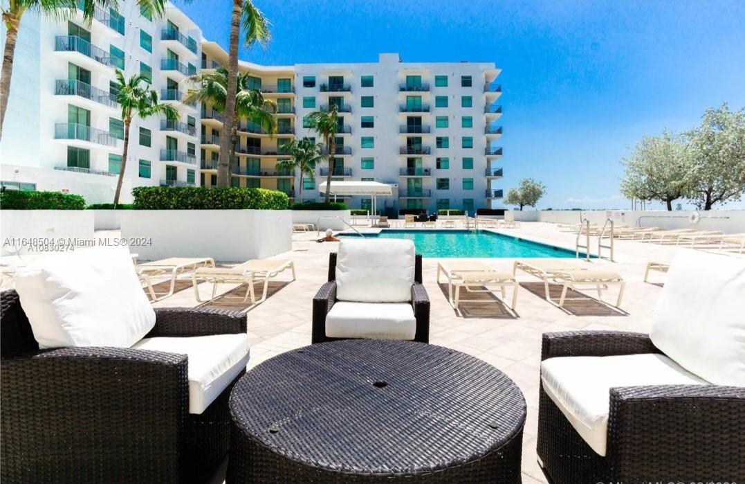 HOLLYWOOD STATION RES CON - Residential Lease