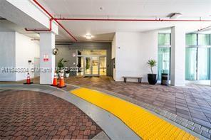 HOLLYWOOD STATION RES CON - Residential Lease