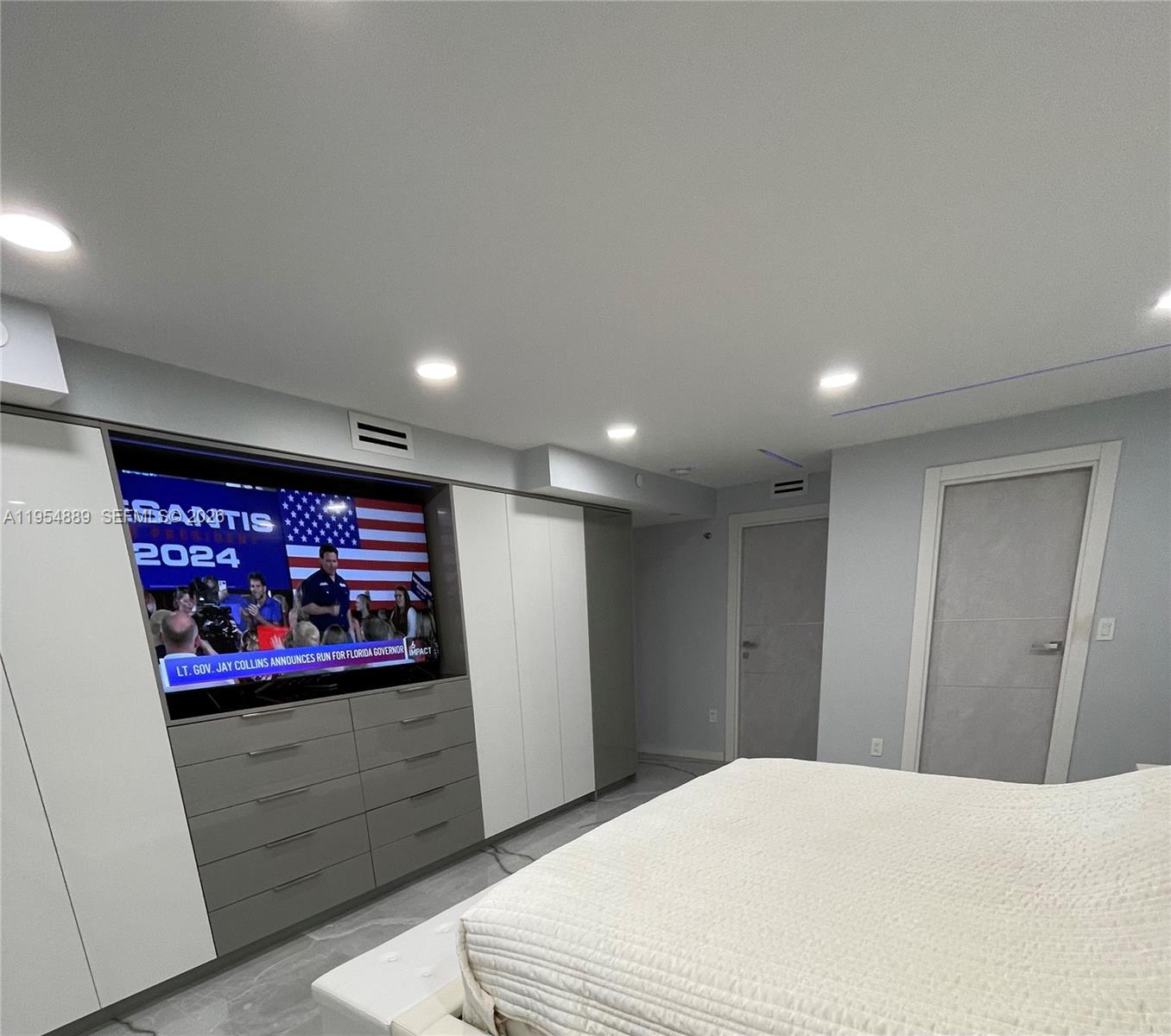 Winston Towers 600 HOA - Residential