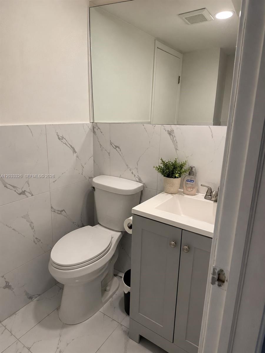 CADIZ I CONDO - Residential Lease