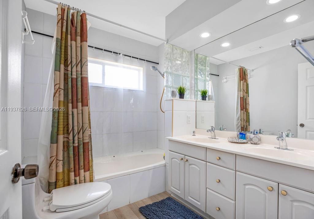 CORAL RIDGE ISLES - Residential