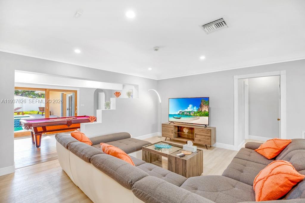 CORAL RIDGE ISLES - Residential