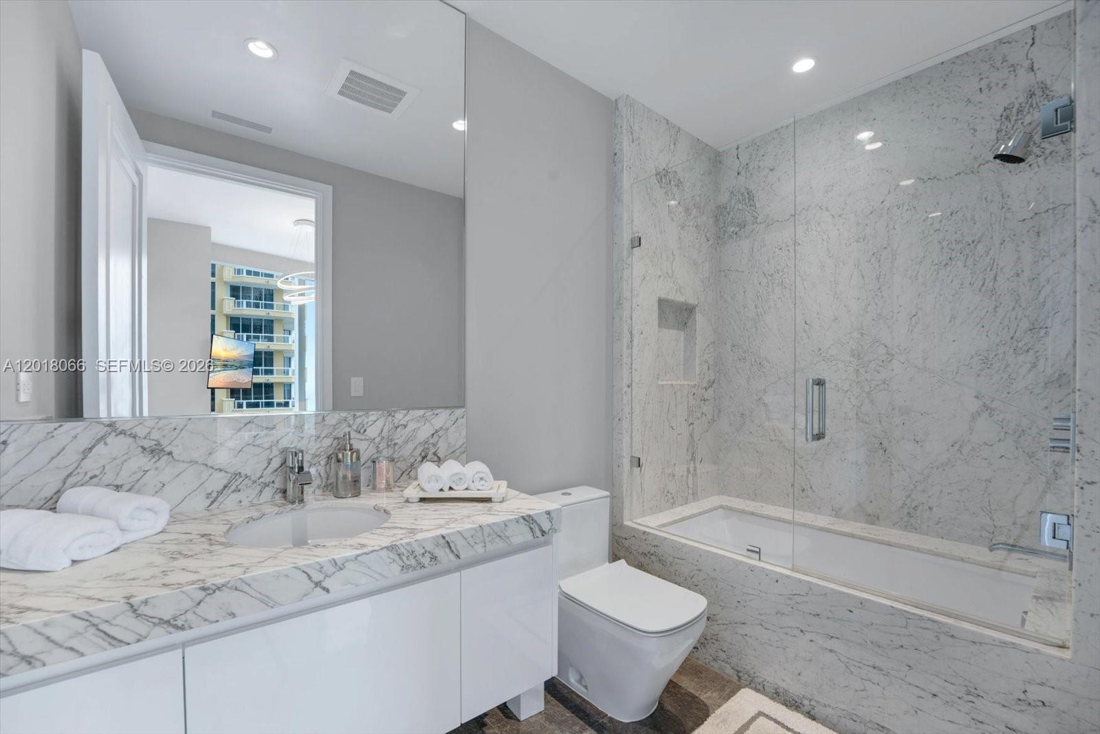 NORTH BISCAYNE BEACH AMEN - Residential