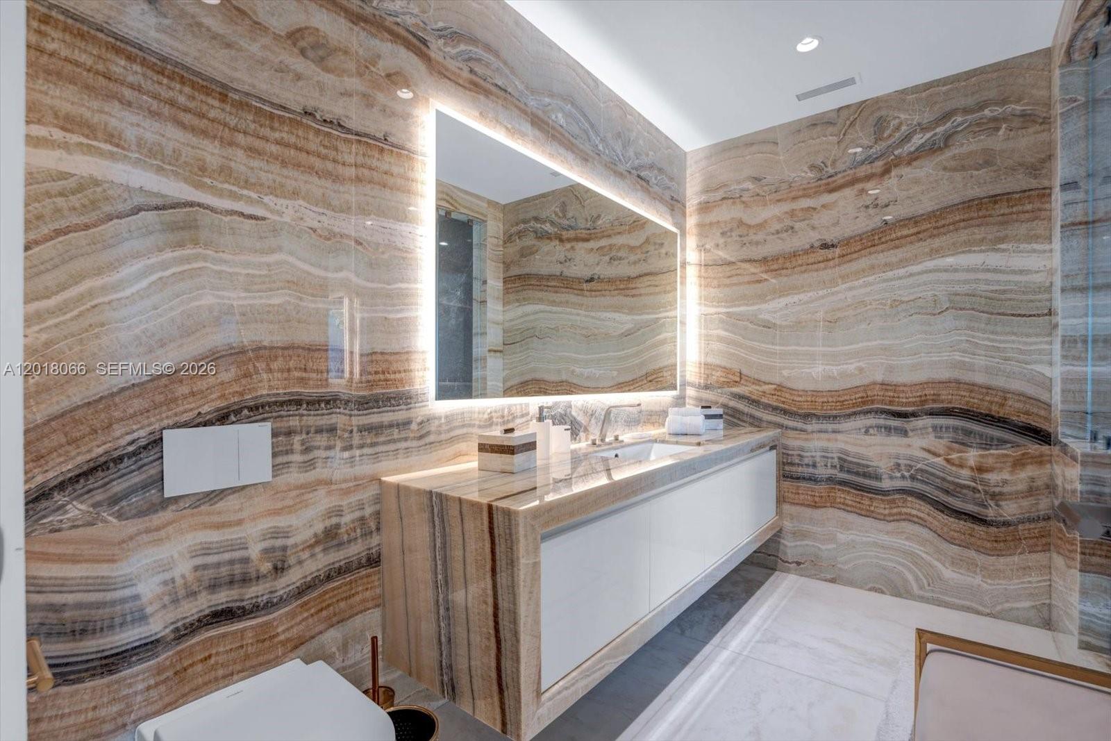 NORTH BISCAYNE BEACH AMEN - Residential
