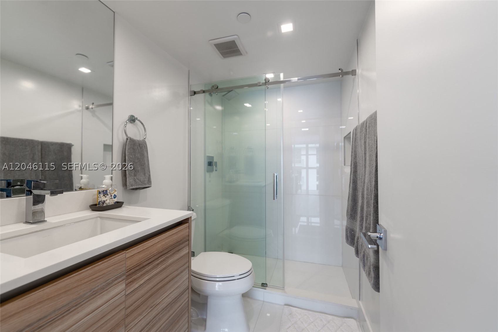 LEXCELLENCE CONDO - Residential Lease