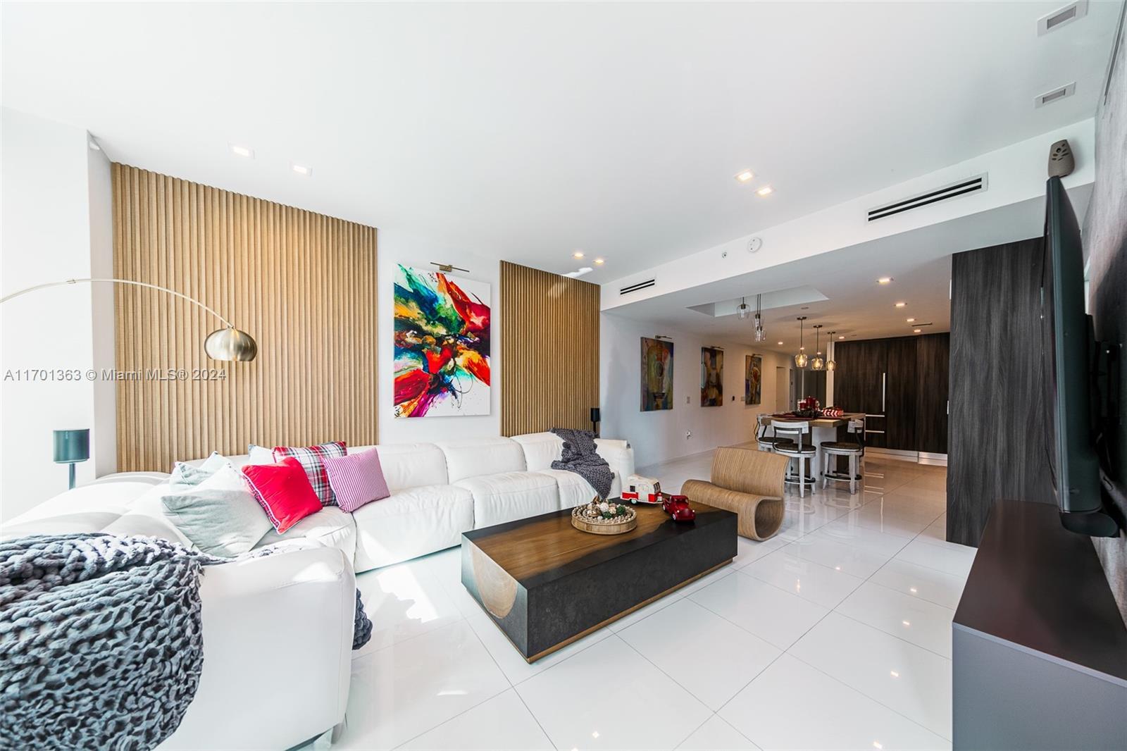 PARAMOUNT MIAMI WORLDCENT - Residential
