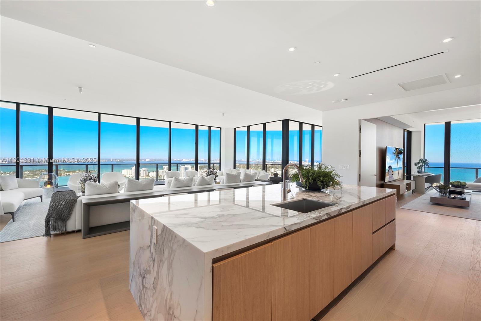 FIVE PARK - Residential