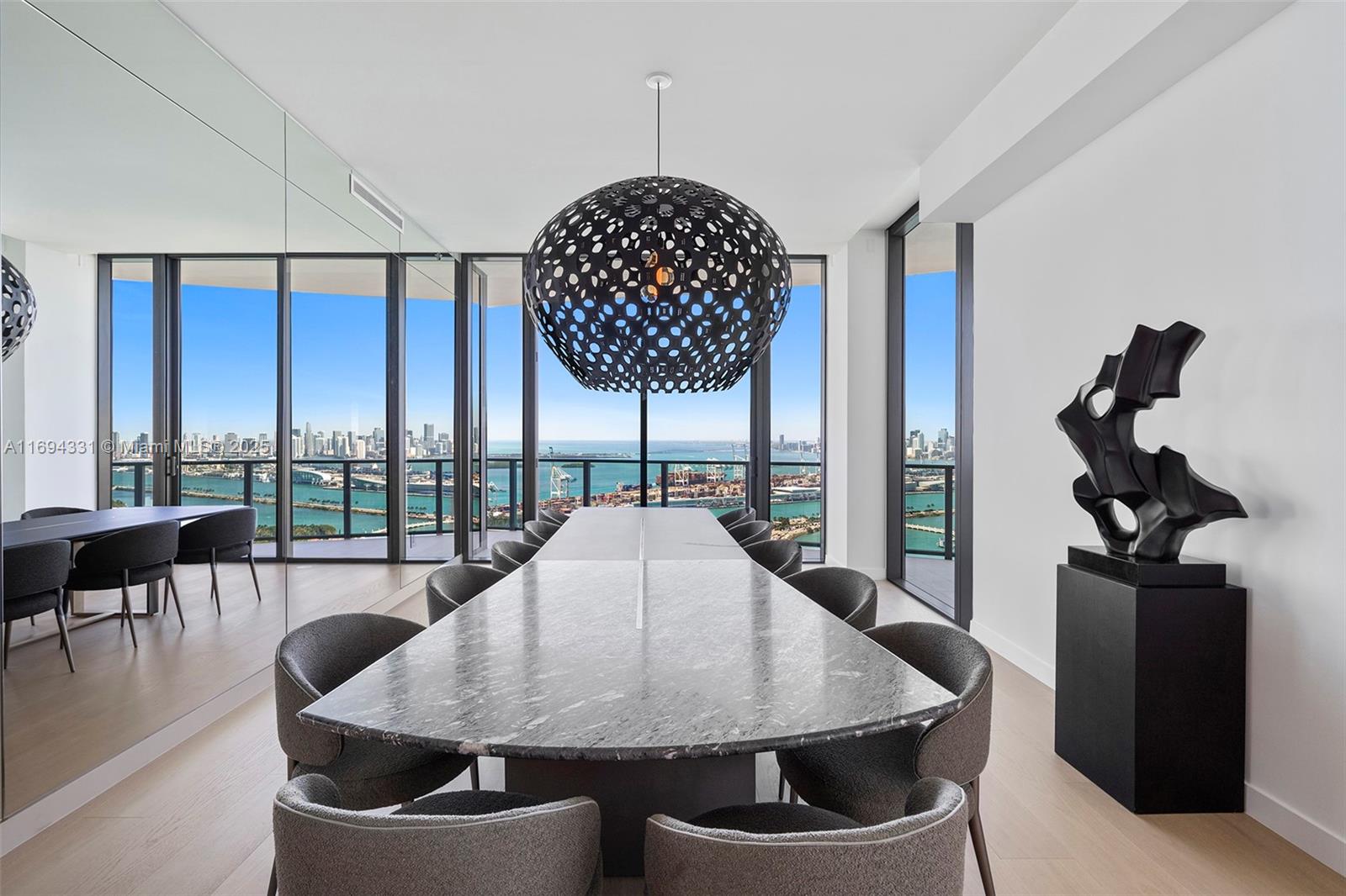 FIVE PARK - Residential