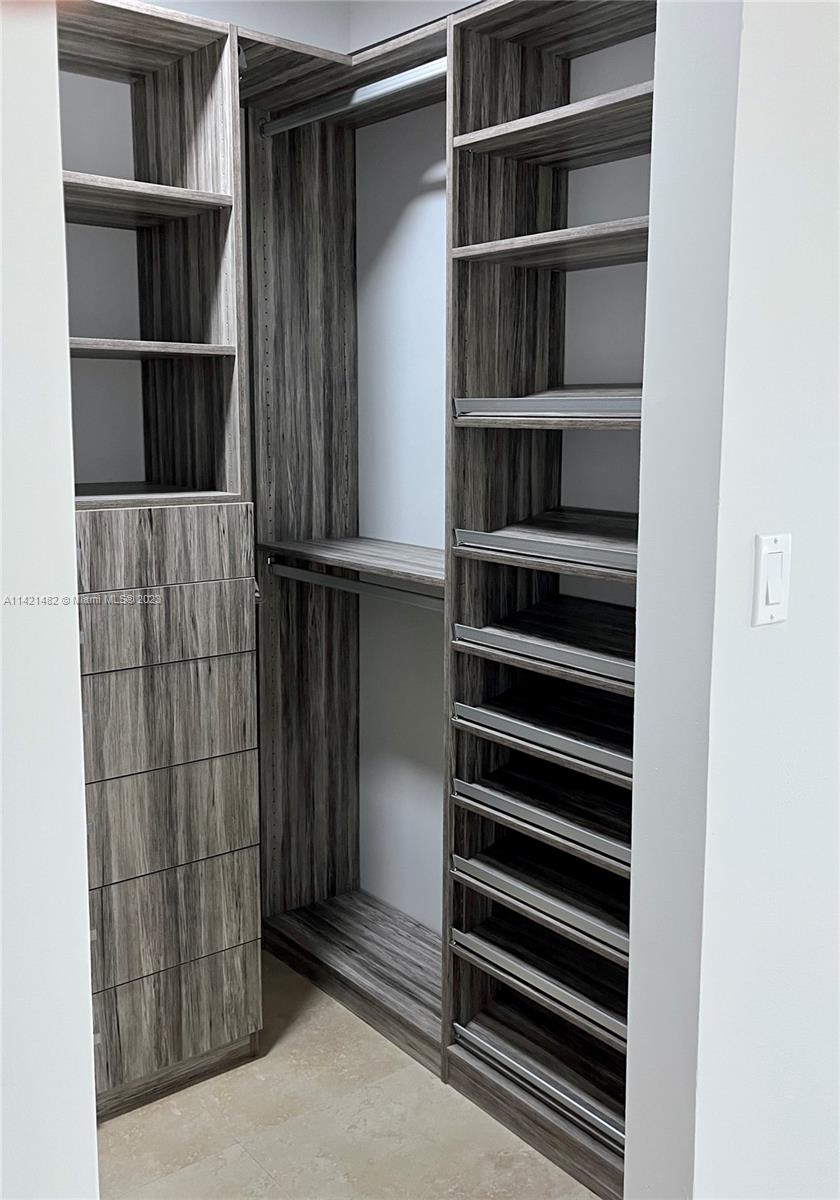 MENES SUB - Residential