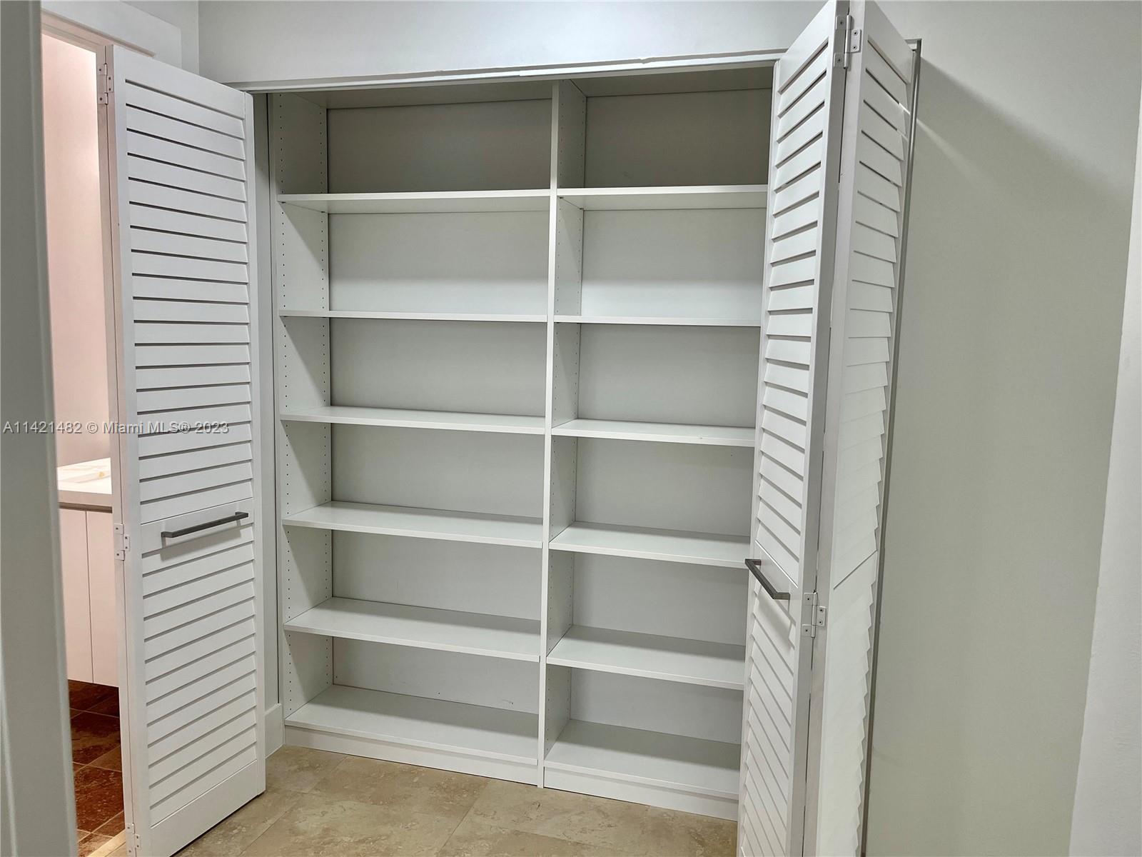 MENES SUB - Residential