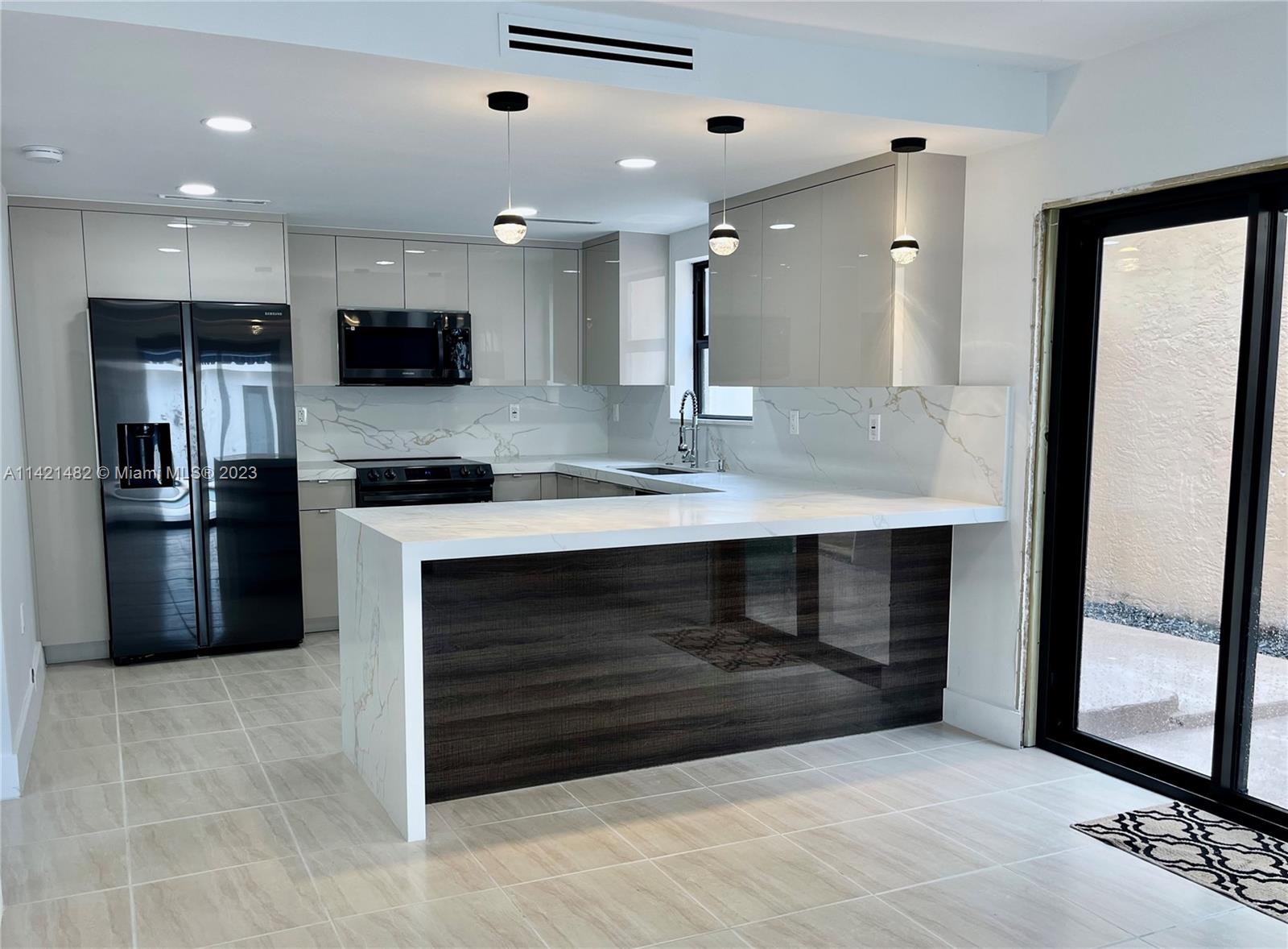 MENES SUB - Residential