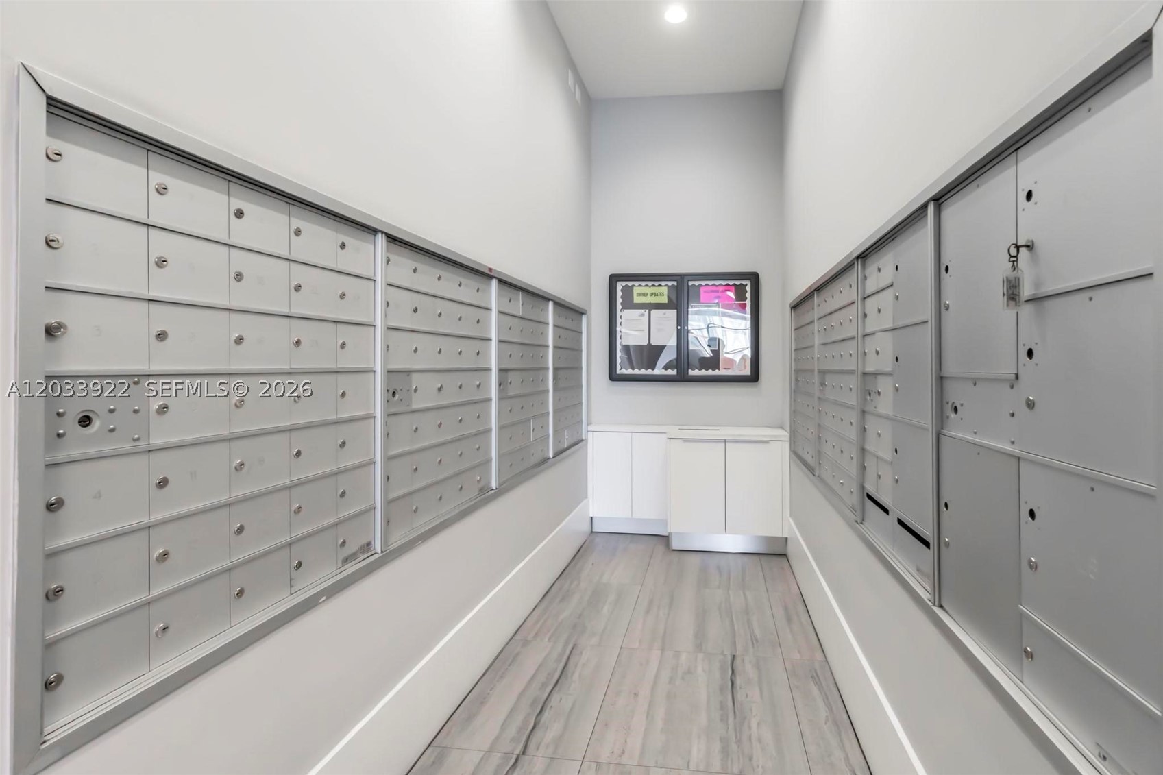 HOLLYWOOD STATION RES CON - Residential