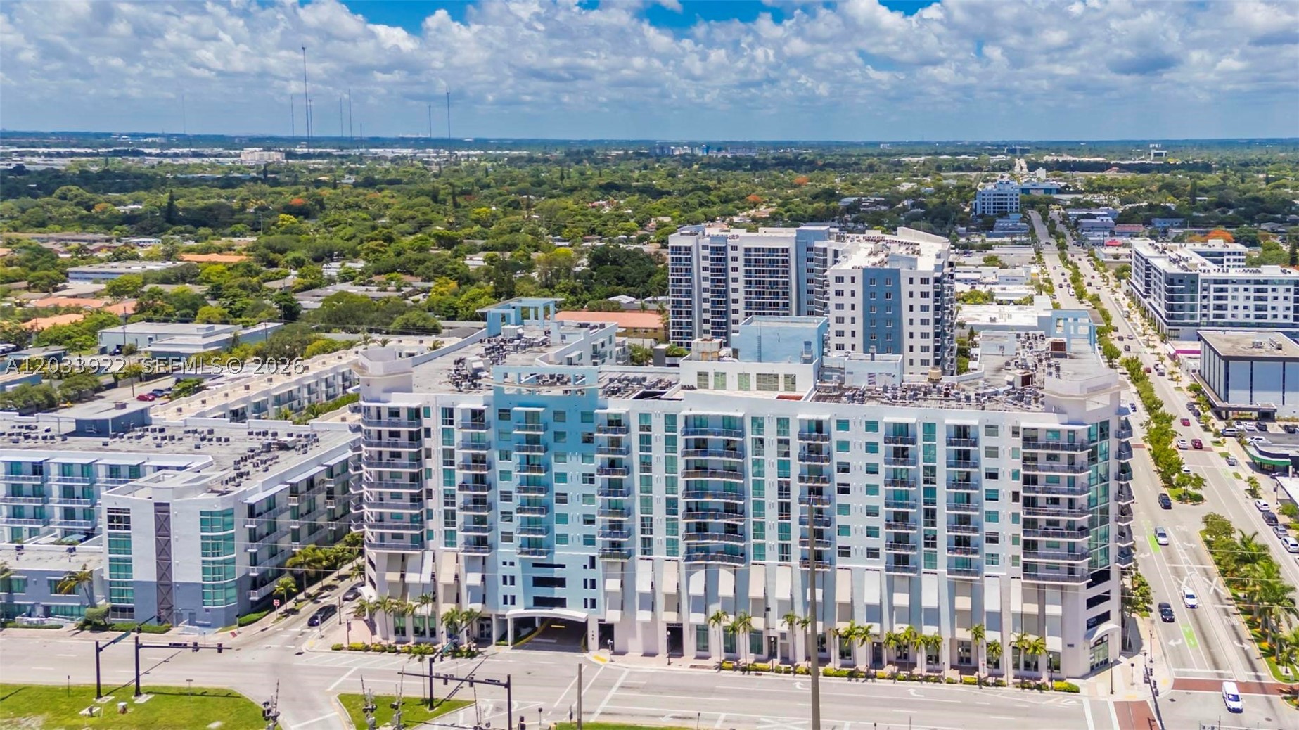 HOLLYWOOD STATION RES CON - Residential