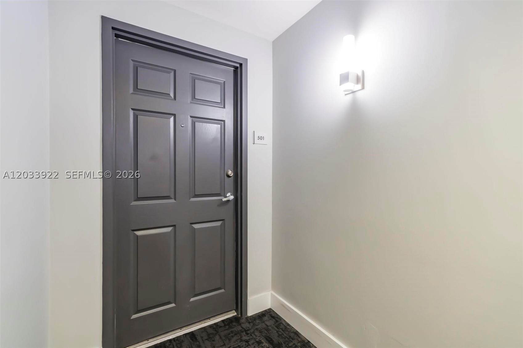 HOLLYWOOD STATION RES CON - Residential