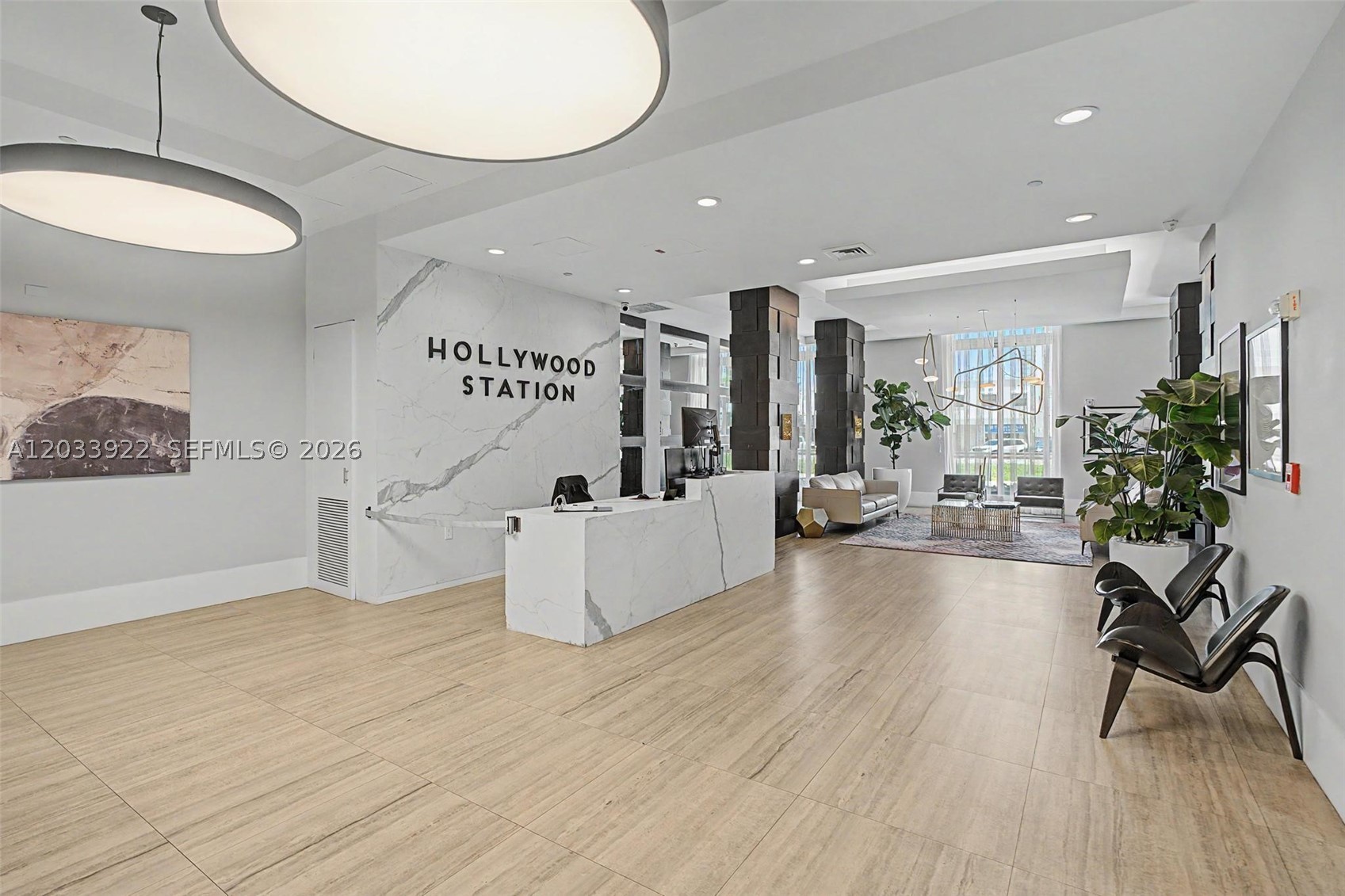 HOLLYWOOD STATION RES CON - Residential