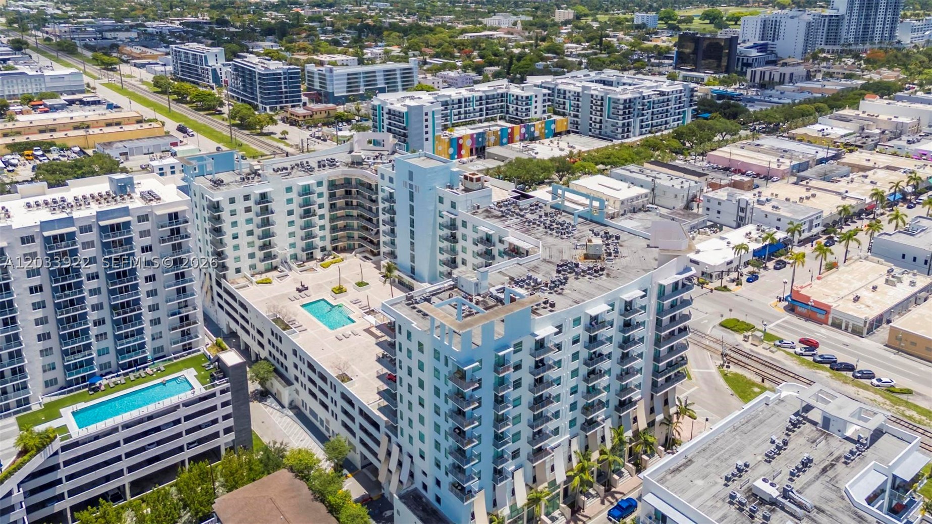 HOLLYWOOD STATION RES CON - Residential