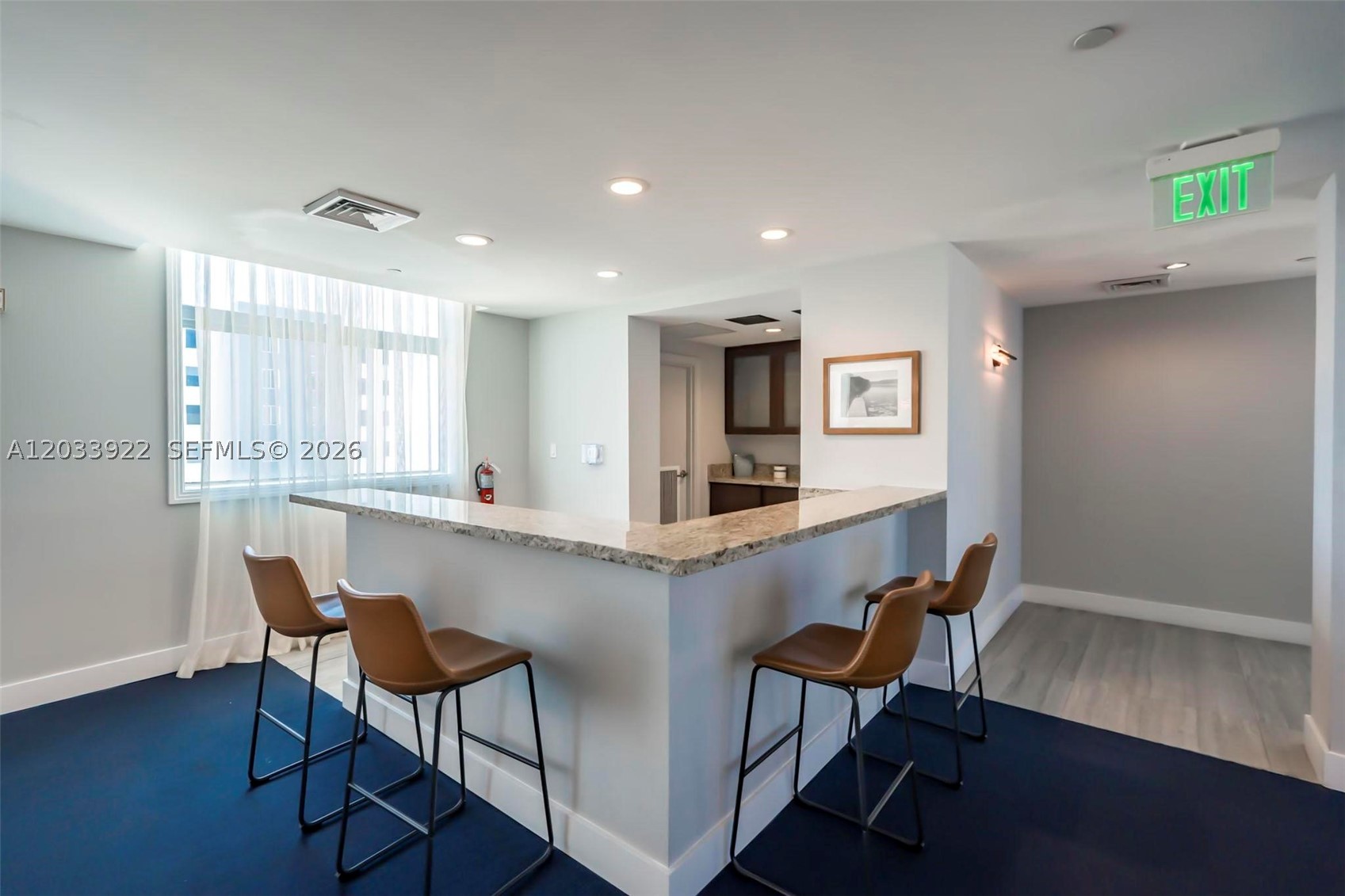 HOLLYWOOD STATION RES CON - Residential