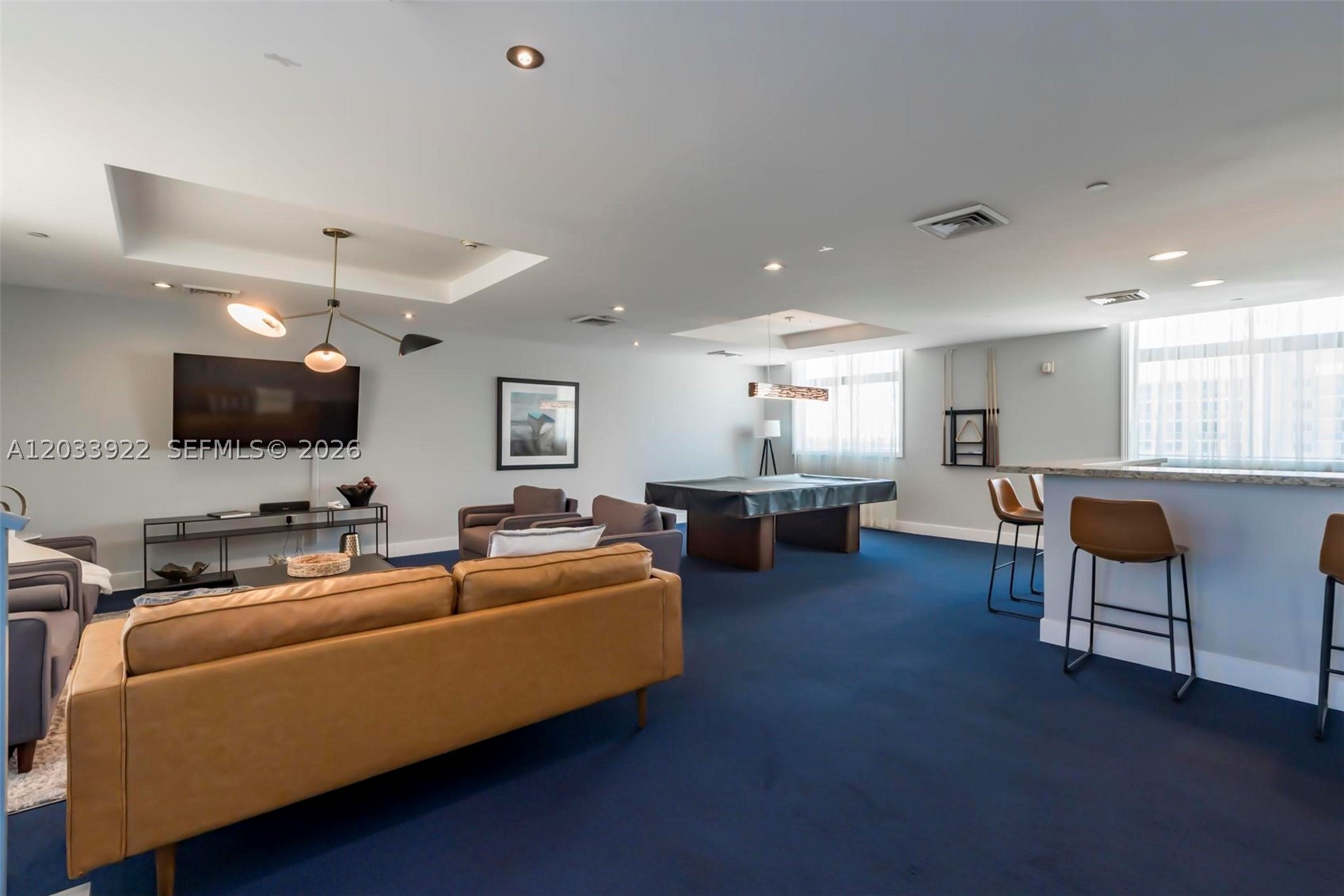 HOLLYWOOD STATION RES CON - Residential