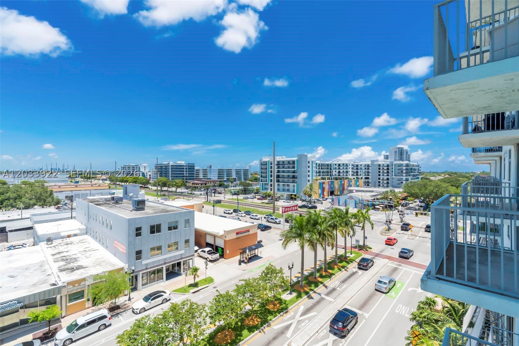 HOLLYWOOD STATION RES CON - Residential