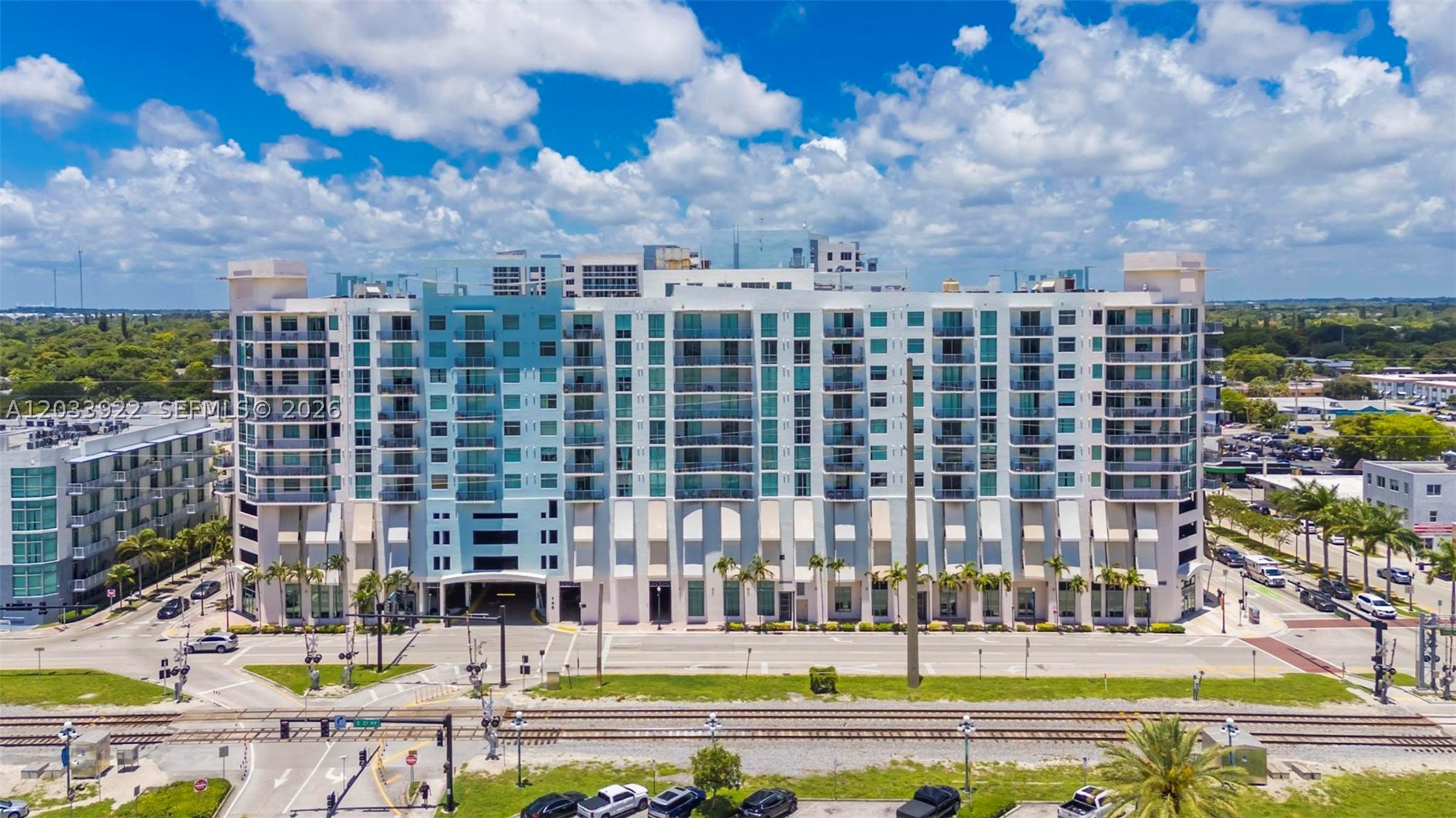 HOLLYWOOD STATION RES CON - Residential