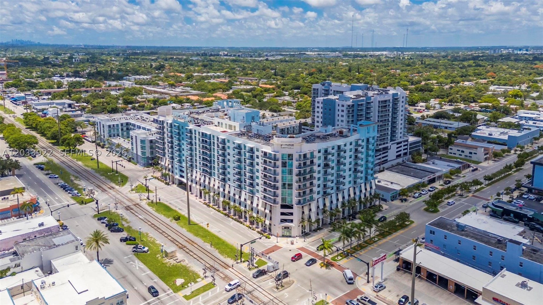 HOLLYWOOD STATION RES CON - Residential