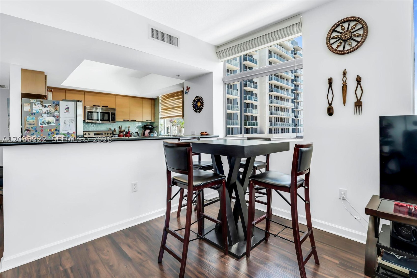 HOLLYWOOD STATION RES CON - Residential