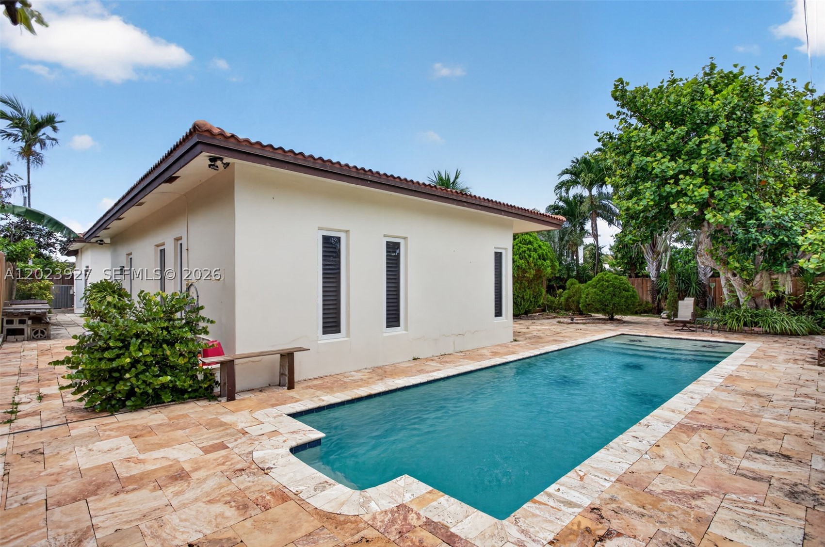 HILLSBORO SHORES SEC - Residential