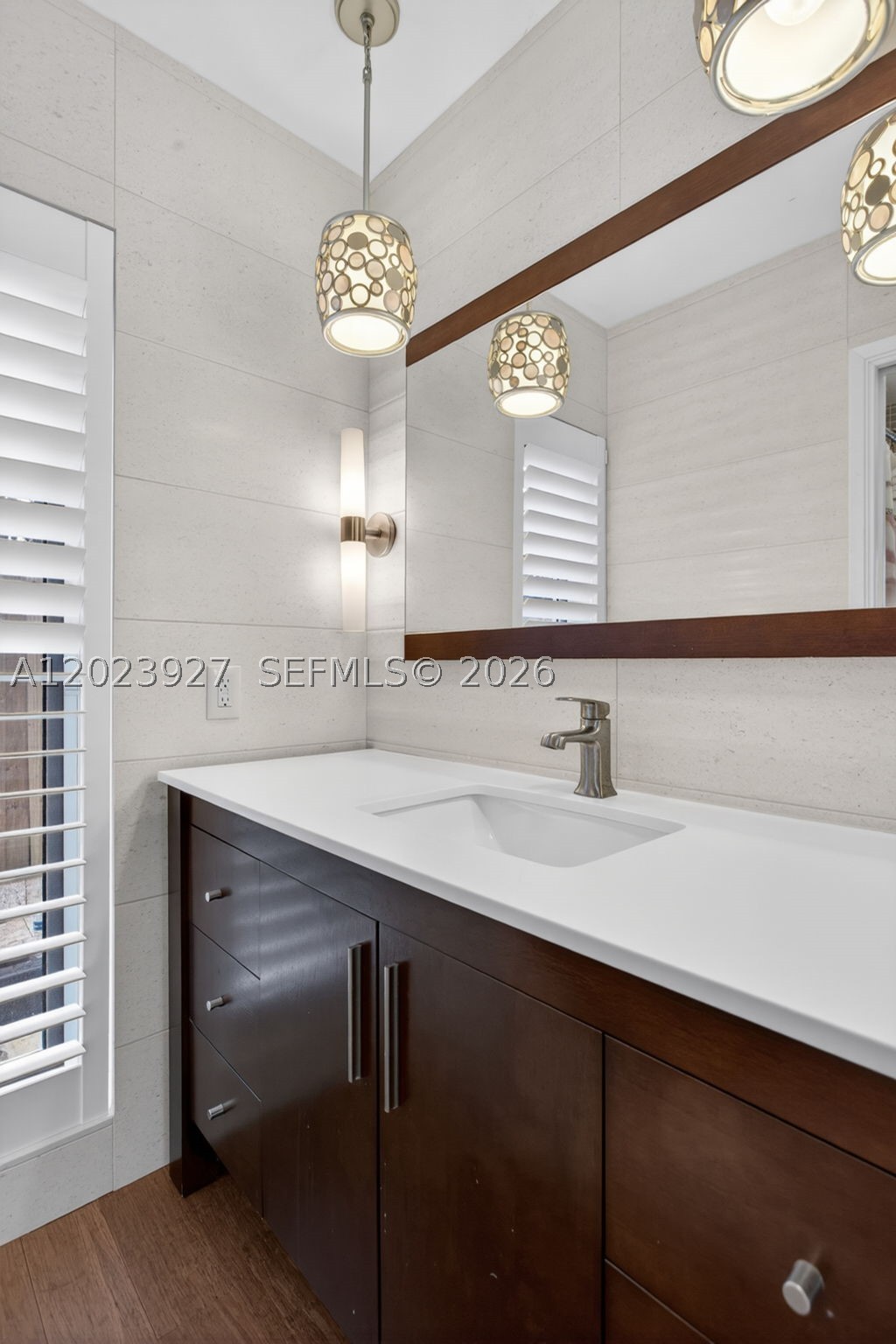 HILLSBORO SHORES SEC - Residential