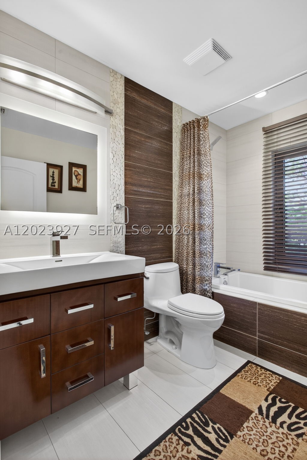 HILLSBORO SHORES SEC - Residential