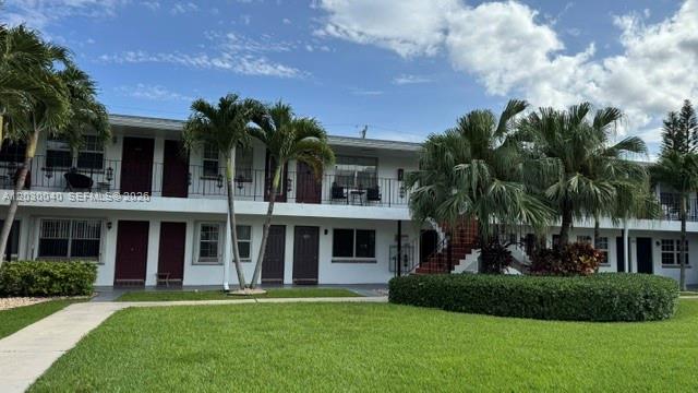 FIRST FLOOR 1BR/1BATH IN A GREAT COMMUNITY. VERY WELL MAINTAINED. UNIT FEATURES PORCELAIN FLOORS, UPDATED BATHROOM, IMPACT RESISTANT WINDOWS AND DOORS. CLOSE TO THE BEACH, SHOPPING, RESTAURANTS, GOLF COURSE, HOUSES OF WORSHIP.
55+ COMMUNITY. EASY TO SHOW. CALL OR TEXT LA FOR LBX CODE.