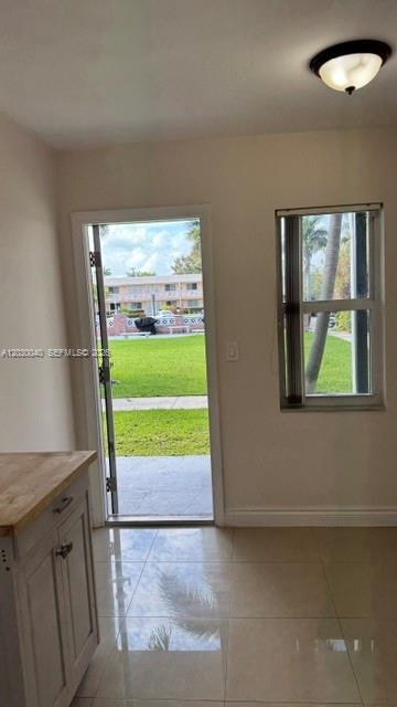 COLONIAL HOUSE CONDO - Residential Lease