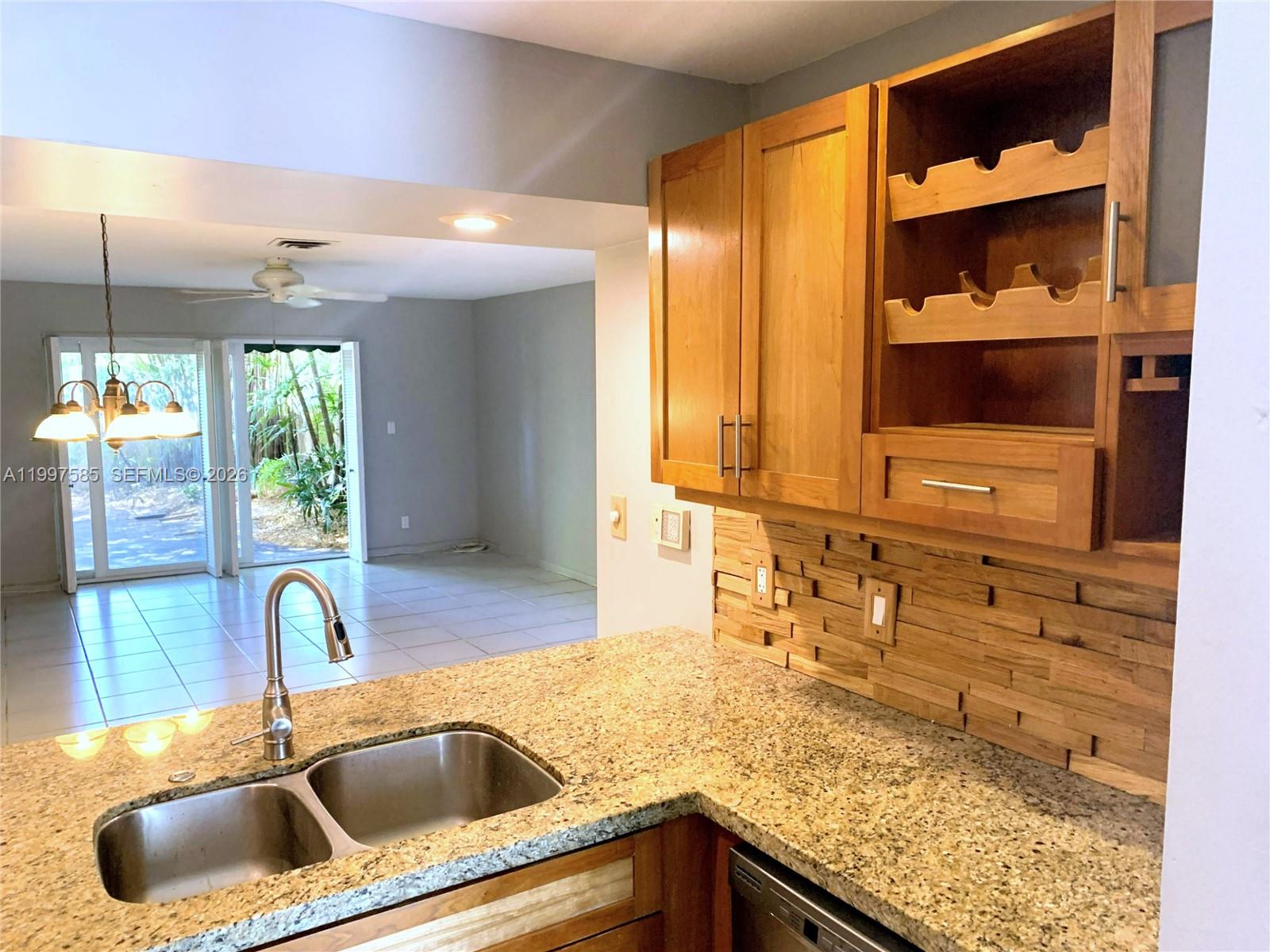 SANTA BARBARA TOWNHOMES C - Residential