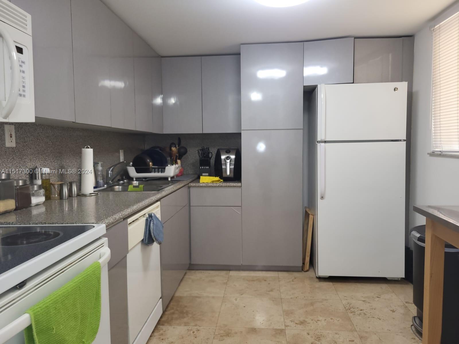SURFSIDE PALMS CONDO - Residential Lease