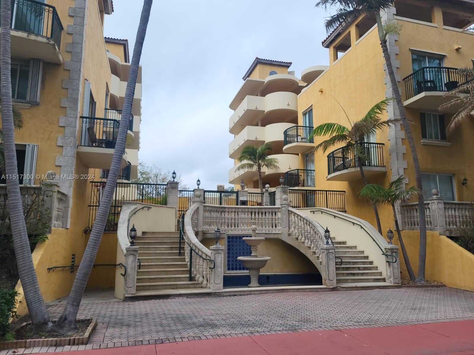 Very nice 1 Bedroom 1 and half Bathroom unit, located at Surfside Palms Building in Surfside, one block to the
beach and close to the business loop.