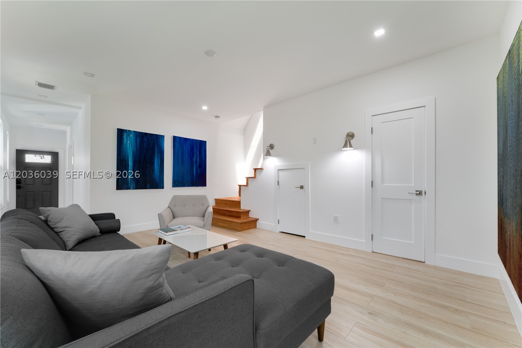 ARBORETUM IN THE GROVE CO - Residential Lease