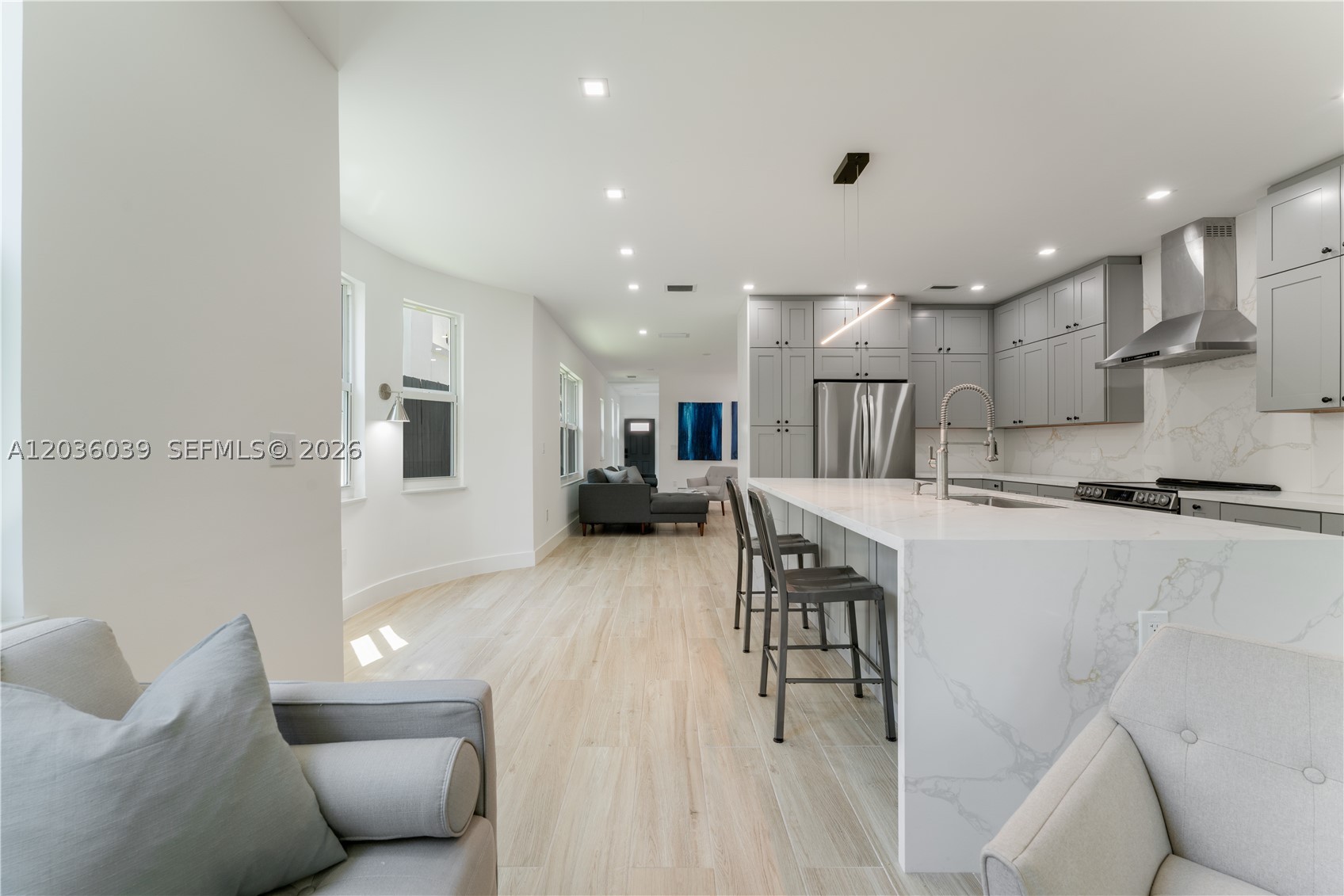 ARBORETUM IN THE GROVE CO - Residential Lease